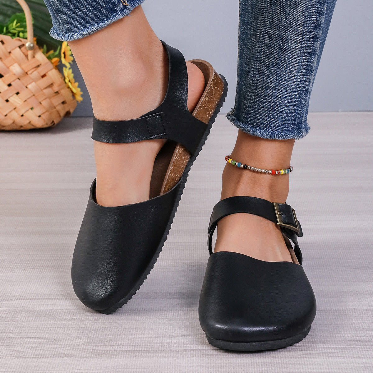 Round Toe Flat Bottom Buckle Sandals Women's Toe Cap Flip-flops