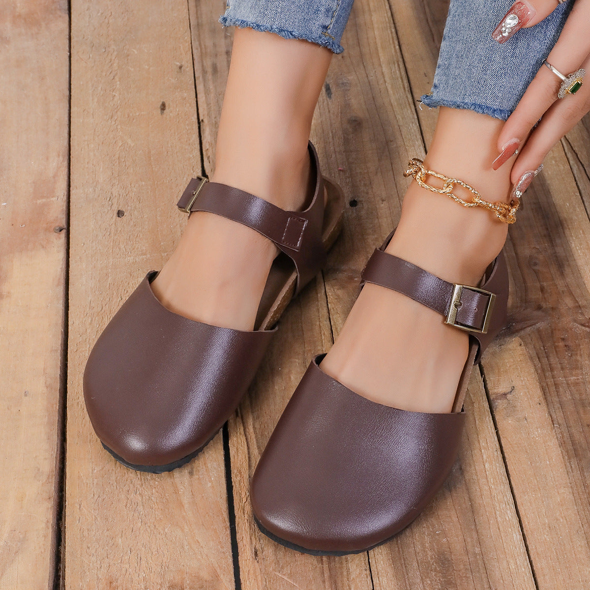 Round Toe Flat Bottom Buckle Sandals Women's Toe Cap Flip-flops