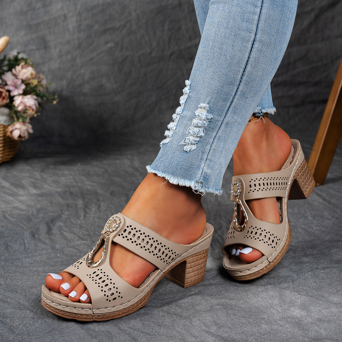 Plus Size Flat Hollowed Solid Color Slippers Stitching Middle-aged Mother Rhinestone Shoes