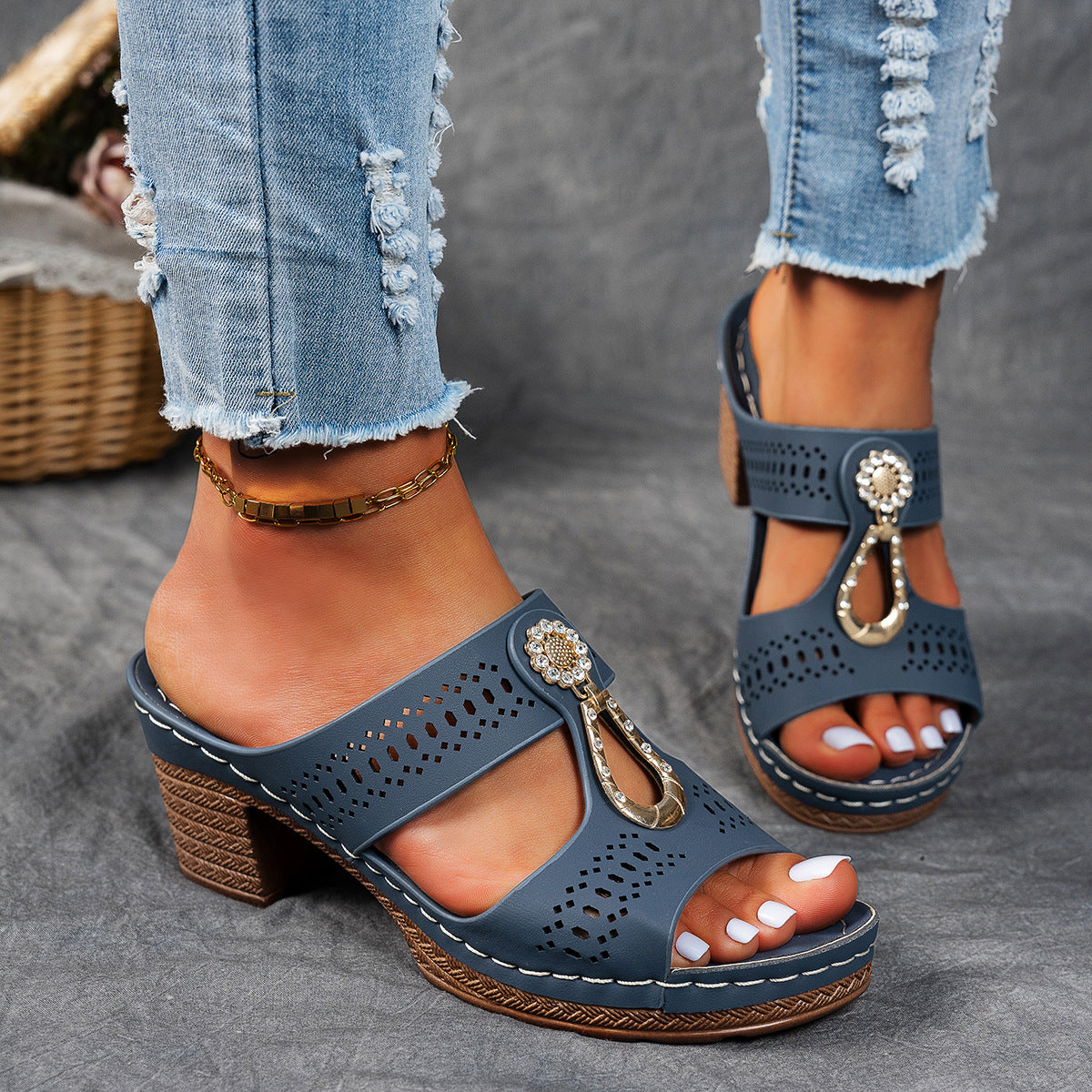 Plus Size Flat Hollowed Solid Color Slippers Stitching Middle-aged Mother Rhinestone Shoes