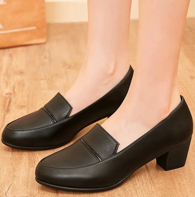 Mom Shoes Soft Leather Versatile